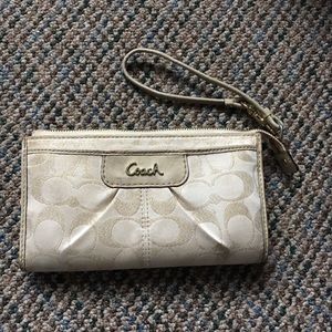 Coach wristlet wallet